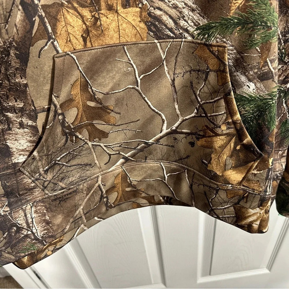 Under Armour Realtree Xtra camo/pink hoodie sweatshirt, size 2XL - Picture 5 of 16